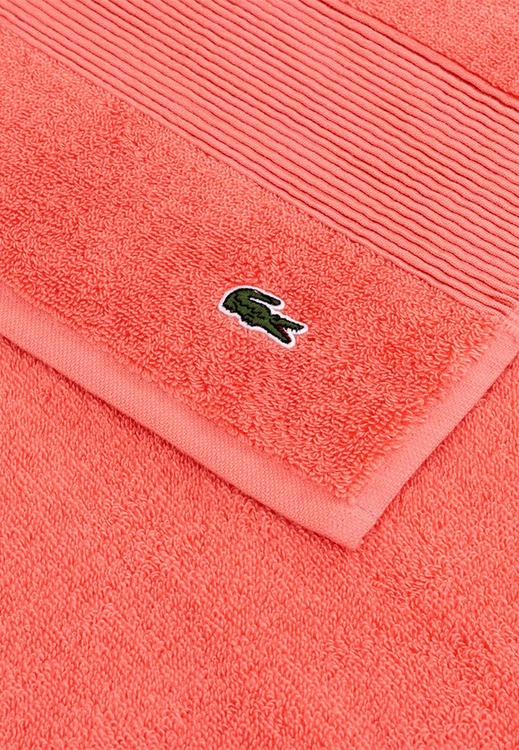 Duschtuch LACOSTE "LLECROCO", rot (papaye), B:70cm L:140cm, Frottier, Obermaterial: 100% Baumwolle, Handtücher, Duschtuch, mit Label-Applikationen papaye B/L: 70cmx140cm, 1 Stk., Frottier