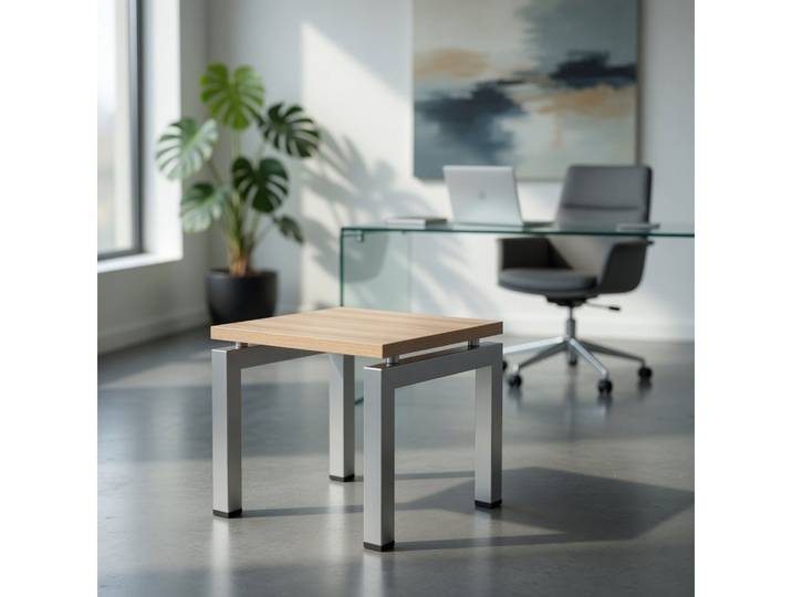 Xlmoebel Beistelltisch Quadratischer Beistelltisch aus hellem Holz und Metall in Beige (Einzeltisch, 1-St., 1x Beistelltisch), Made in Europa
