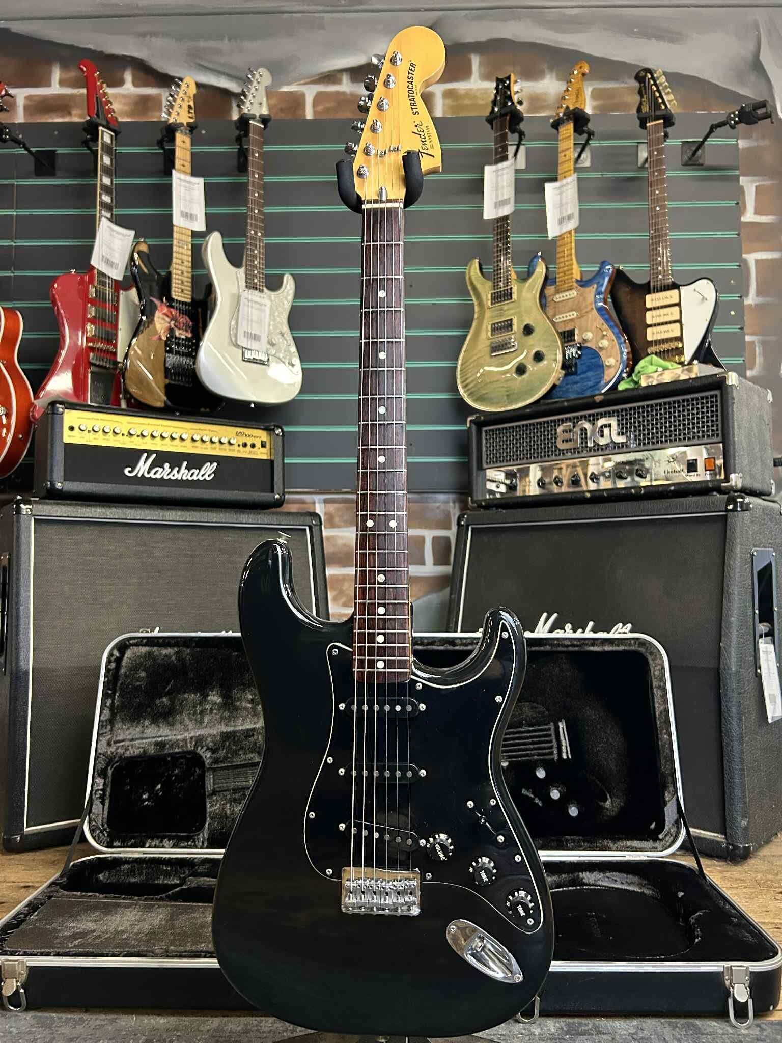 Fender Stratocaster black 1980 CBS Era vintage electric guitar   Black Vintage - Refurbished