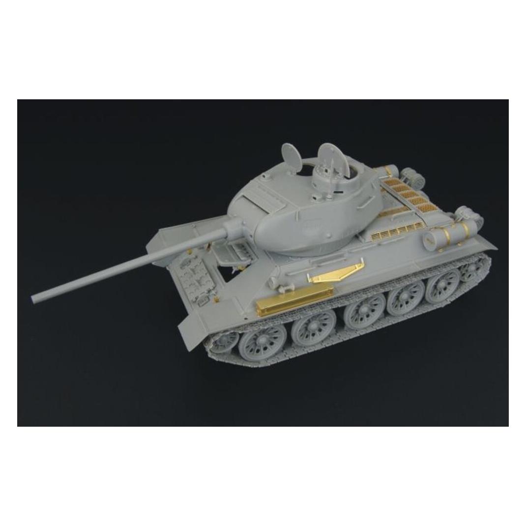 Hauler T-34-85 1944 Flattened Turret (HLX48151)