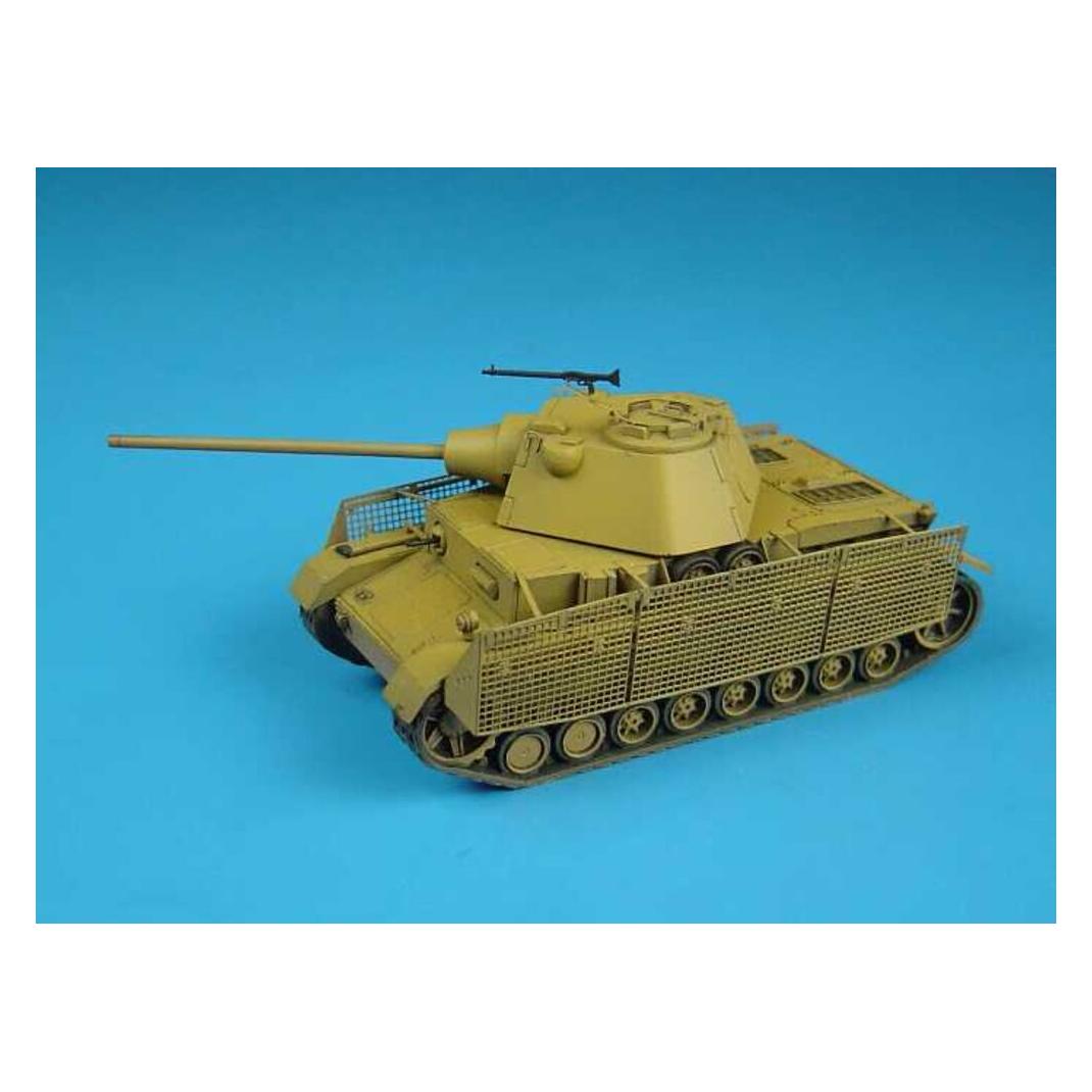 Hauler Pz IV mit 7,5cm KwK L-70 SCHMAL TURM (HLR87106)