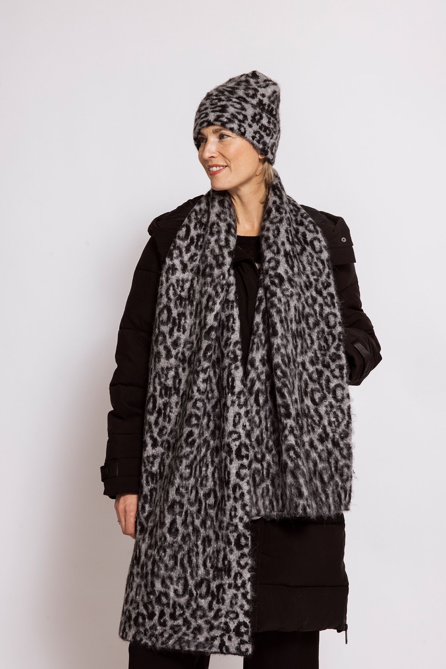 Modeschal ZHRILL "AYTANA", Damen, grau, Web, Materialmix, Modetücher Modeschal, Modetuch, weicher Materialmix, Leo-Look, Casual Stil grau Einheitsgröße