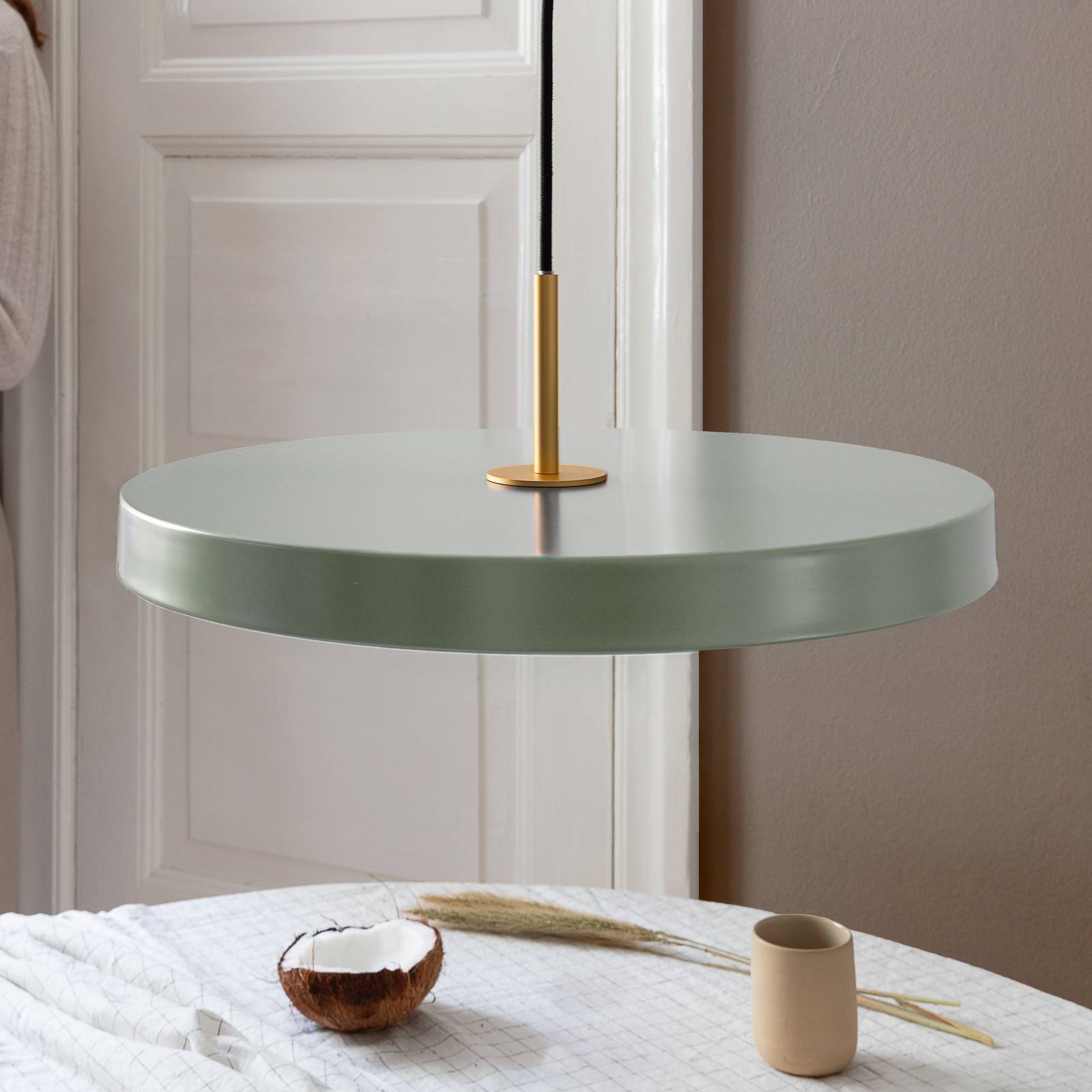 UMAGE Hängeleuchte Asteria Medium, dimmbar, grün, für Wohn- / Esszimmer, Aluminium, Design