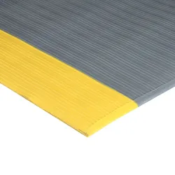 Anti-Ermüdungsmatte mit Nuten und gelbem Rand, 0,9 x 5 m