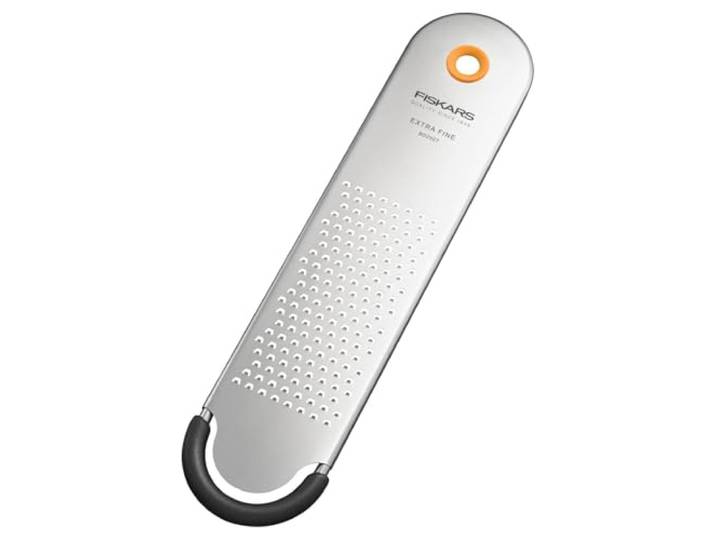 Fiskars Functional Form Râpe Extra Fine\, Râpe à Zeste pour Zeste de Citron Gingembre et Chocolat\, Protège-Lame\, Lame en Acier Inoxydable/Poignée En Plastique\, Gris/Noir/Orange\, 1079966
