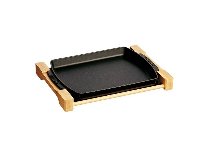 Staub Teller mit Holzunterlage - schwarz