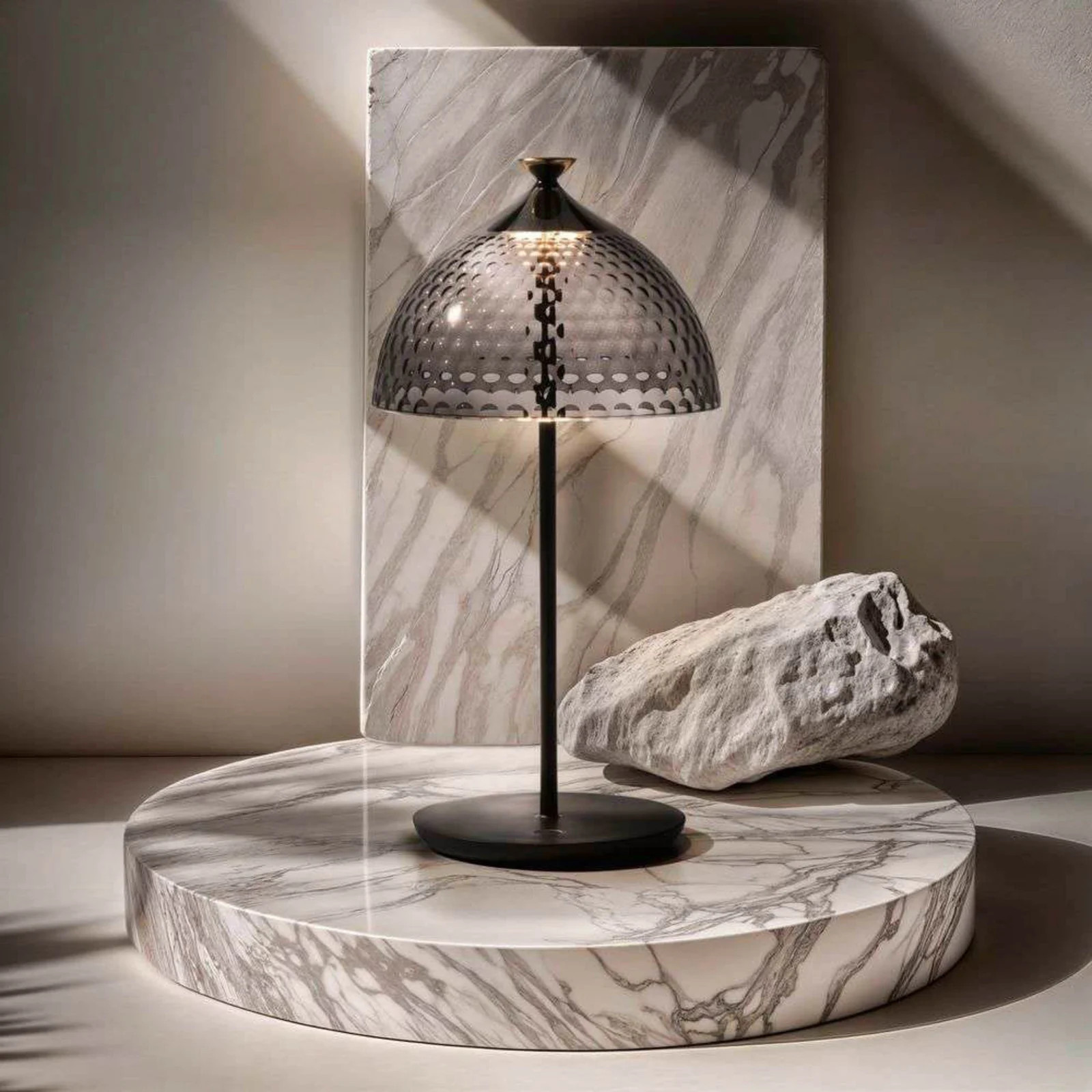 Kartell Pumo Taffellamp Black/Grey in Aluminium en Kunststof