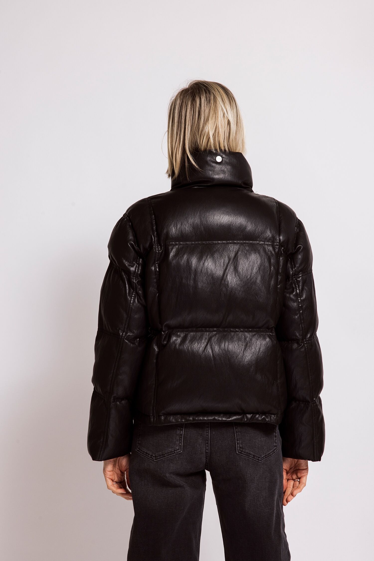 Steppjacke ZHRILL "KATARA", Damen, Gr. XXL, schwarz, Web, Obermaterial: 75% Viskose, 15% Baumwolle, 6% Polyester, 4% metallisierte Fasern, unifarben, bequem hüftbedeckend, abgesteppte Kante, Jacken Steppjacke, casual Stil, bequeme Passform, unifarbenes De