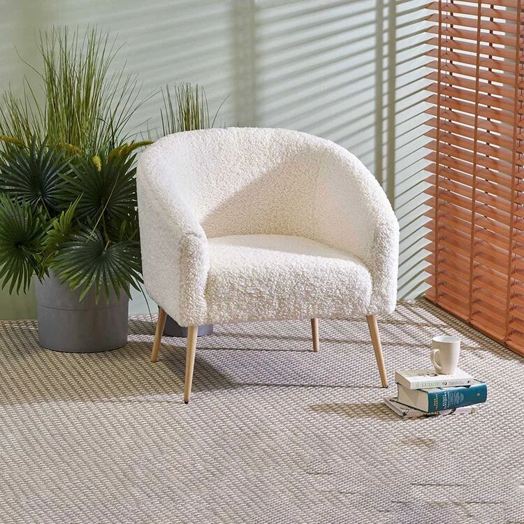 garneroarredamenti Poltrona design a pozzetto tessuto bouclè bianco crema legno Alaska