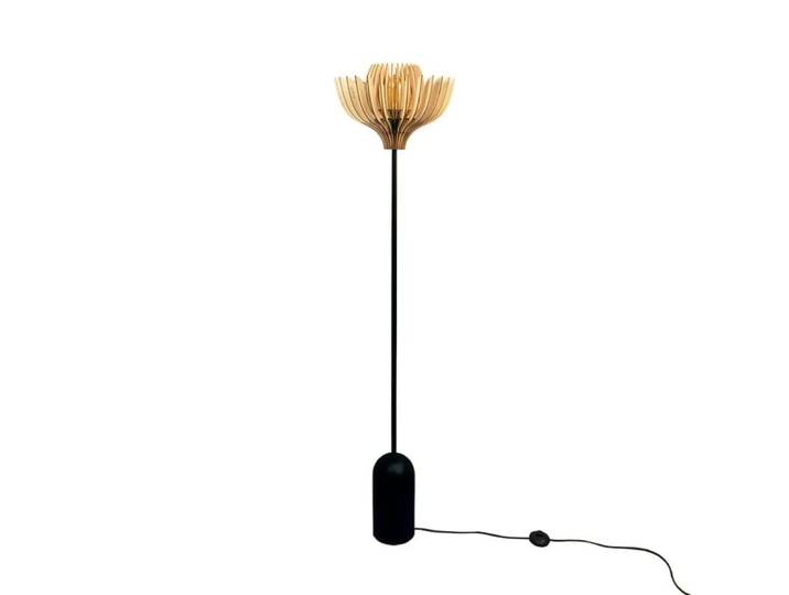 Lampadaire en bois naturel