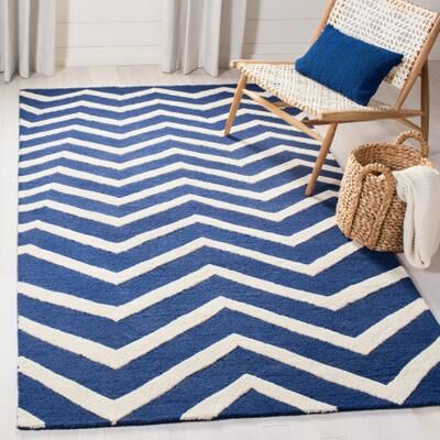 SAFAVIEH Handmade Cambridge Vella Chevron Wool Rug
