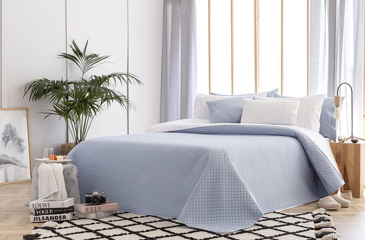 Famanu Lichtblauwe extra zachte sprei met ruitpatroon van 100% microvezel, 250 x 260 cm