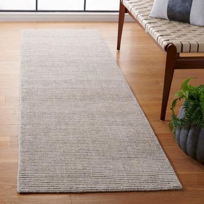 SAFAVIEH Handmade Himalaya Mayyadah Solid Wool Rug