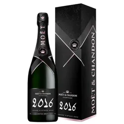 Champagner Moët & Chandon - Grand Vintage Rosé 2016 - Geschenkset - 0.75L