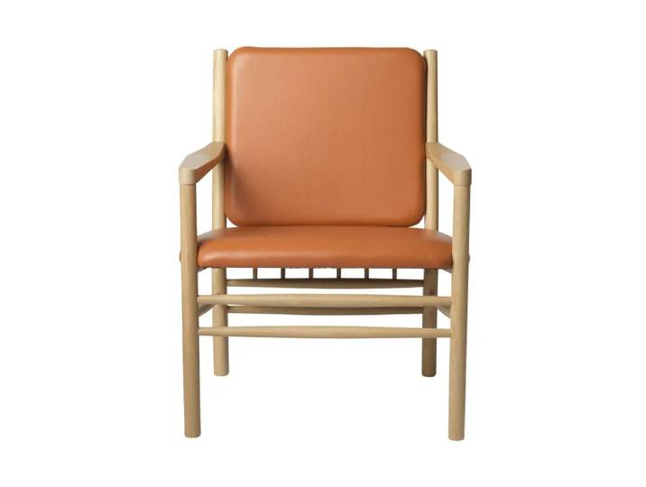 FDB Møbler Fauteuil J147 Oak nature lacquered-cognac leather