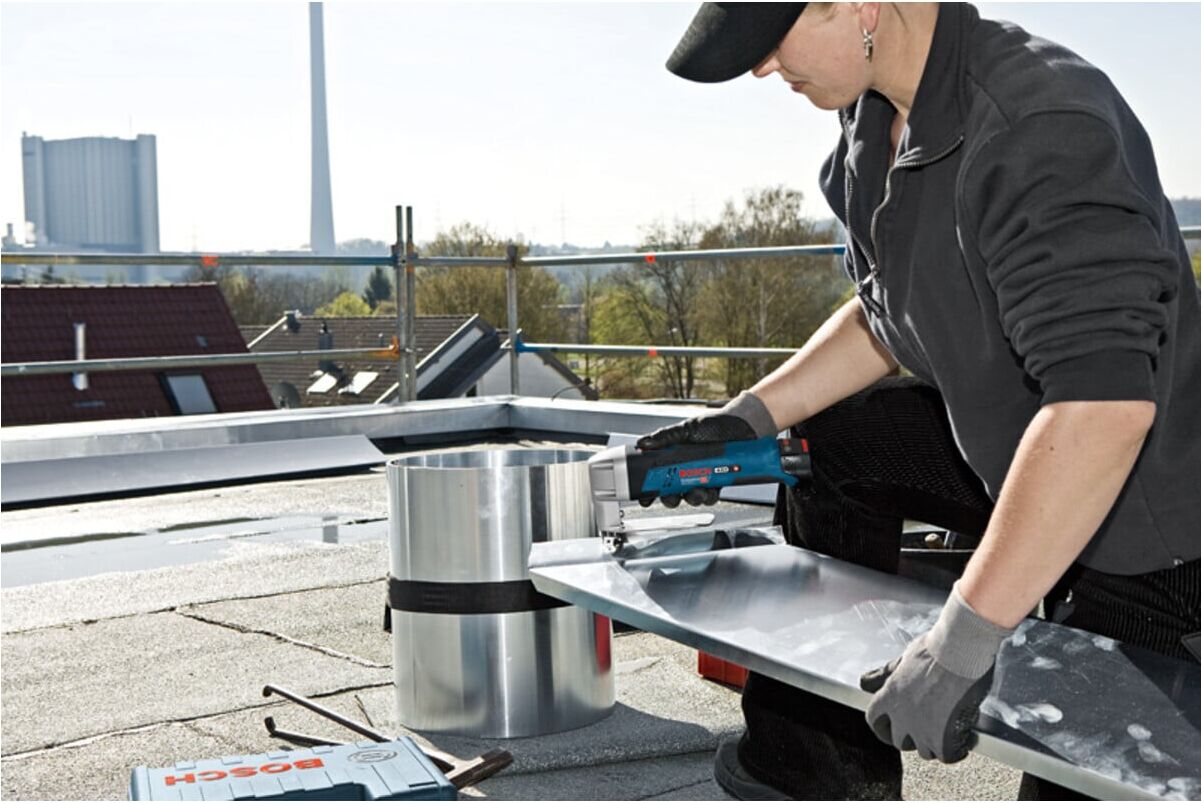 Bosch Akku-Blechschere GSC 12V-13 Solo Version L-BOXX (060192610A)