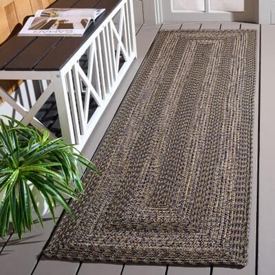 SAFAVIEH Handmade Braided Fatimah Washable Indoor/Outdoor Rug - Weather Resistant & Easy Cleaning