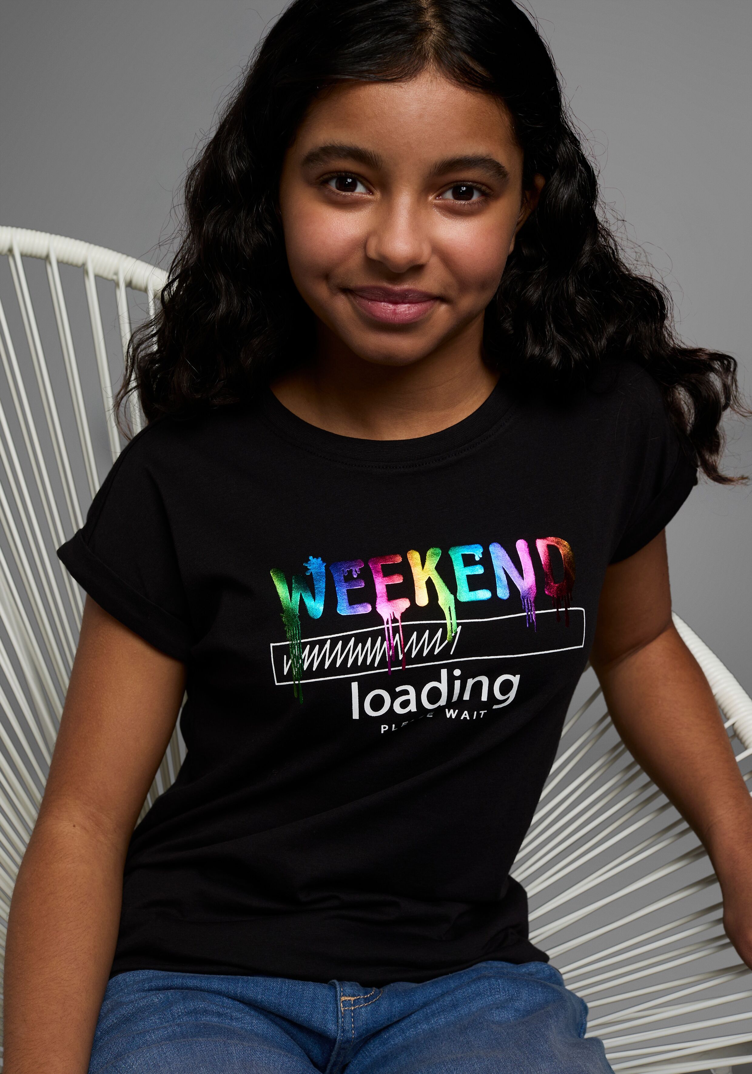T-Shirt KIDSWORLD "WEEKEND loading...please wait", Mädchen, Gr. 164/170, schwarz, Single Jersey, Obermaterial: 100% Baumwolle, bedruckt, weit hüftbedeckend, Rundhals, Aufschlag, Shirts T-Shirt, Kurzarm, weite Passform, bedruckte Optik, Rundhalsausschnitt 