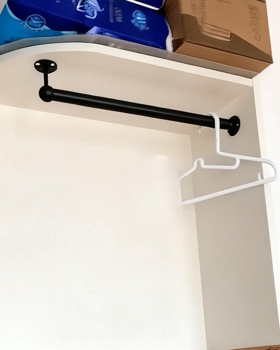 Zwarte L-vormige kledingstang hoekbeugel voor kledingorganisatie - 72 cm