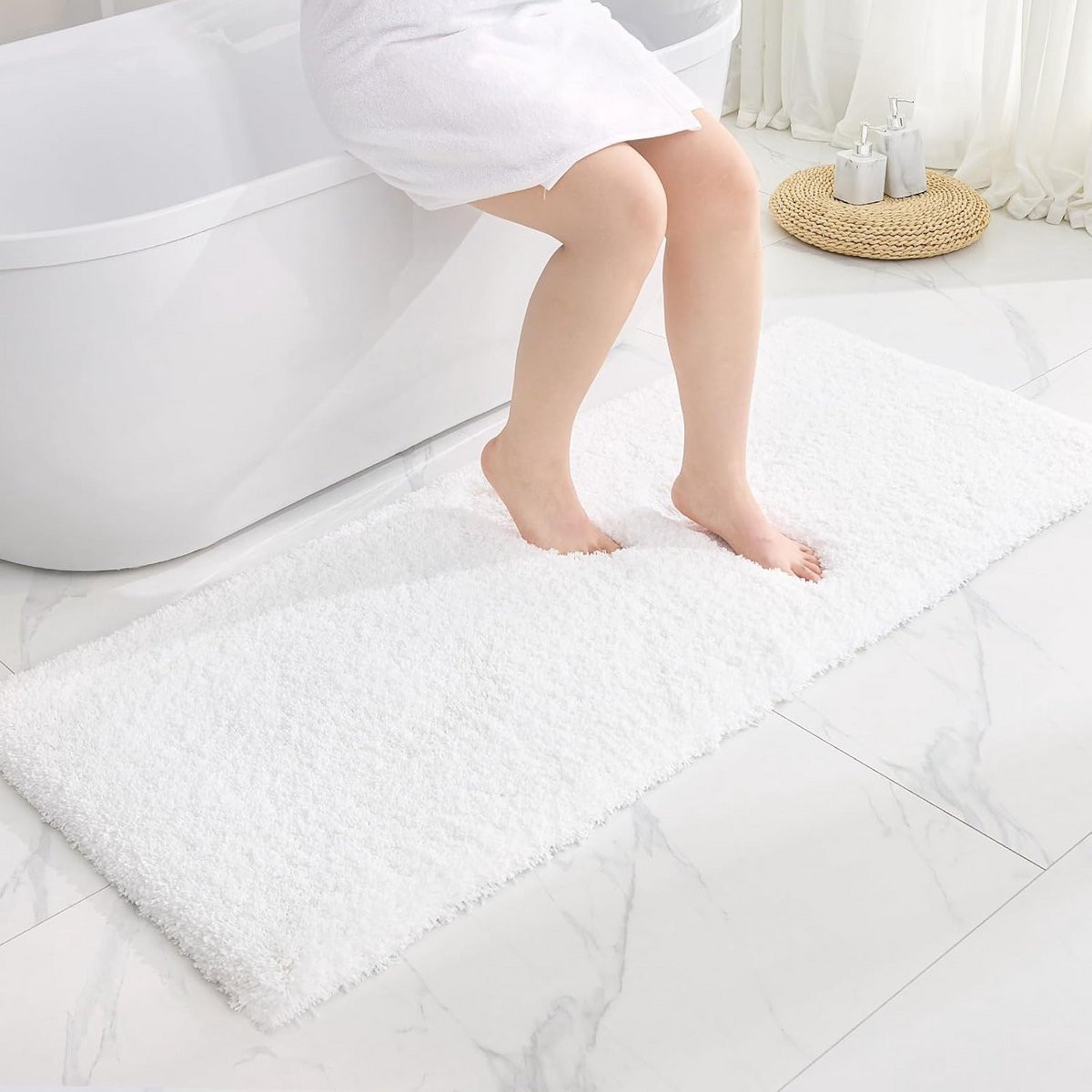 Luxe Antislip Badmat 24 x 70 cm - Pluizig en Wasbaar Tapijt voor Badkamer