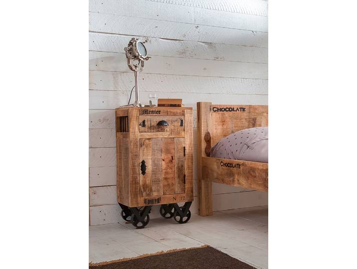 Kommode SIT Mahón aus Mangoholz mit Rollen & Industrial-Look , schwarz (natur, schwarz), B:44cm H:82cm T:34cm, Massivholz, Sideboards, Kommode, Beweglich auf Metallrollen mit markanten Vintage-Gebrauchsspuren