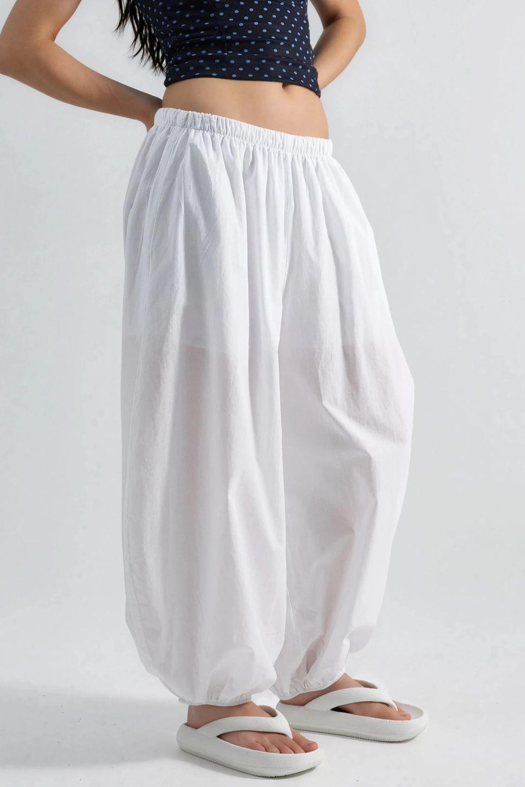 Hosen mit elastischem Bund und Ballonform