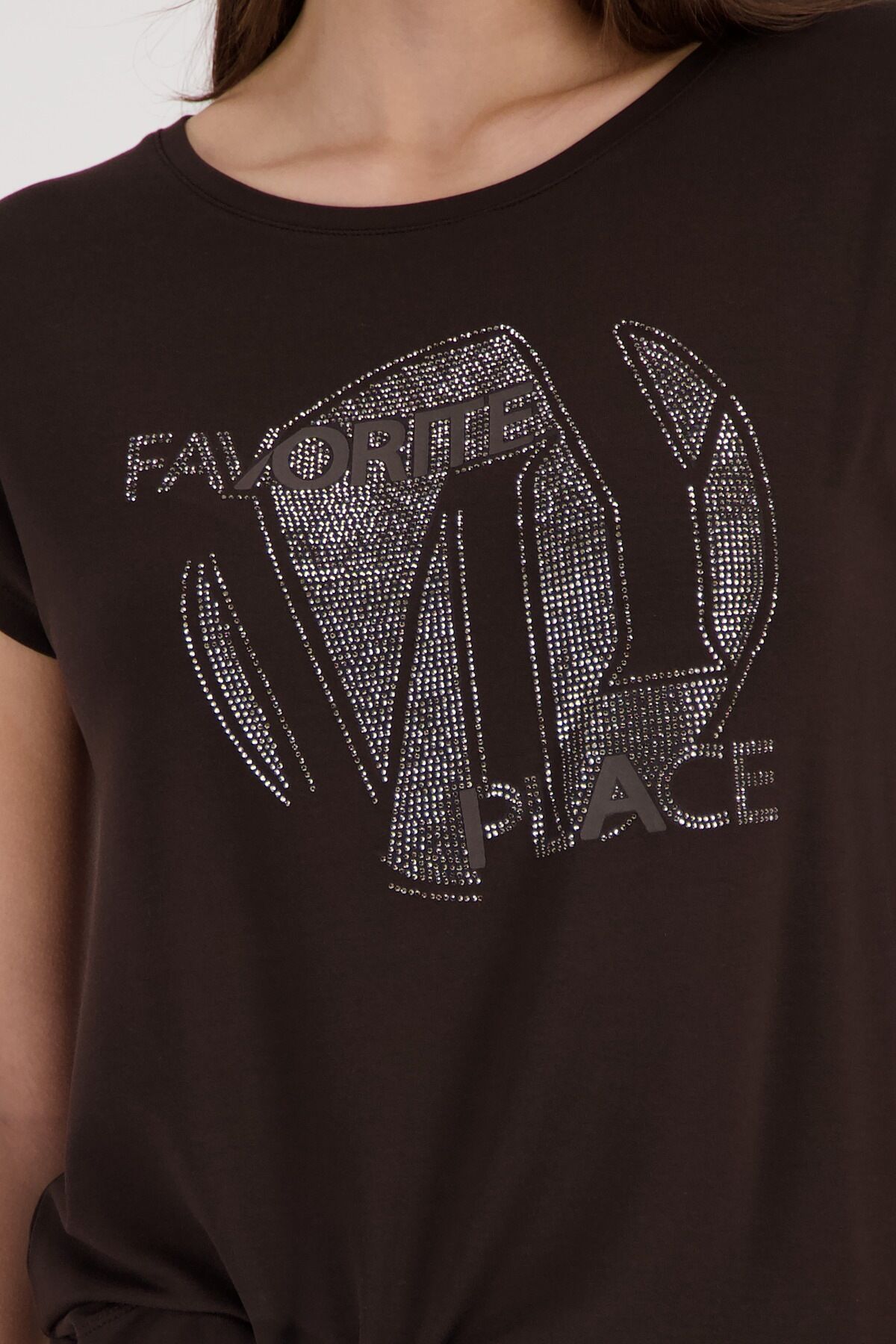 T-Shirt MONARI "Shirt Schmuck", Damen, Gr. 36, braun, Web, Obermaterial: 45% Modal, 45% Viskose, 10% Elasthan, unifarben, regular fit taillenbedeckt, Rundhals, angeschnitten gerader Abschluss, Shirts T-Shirt, Regular fit mit Strasssteinen braun 36