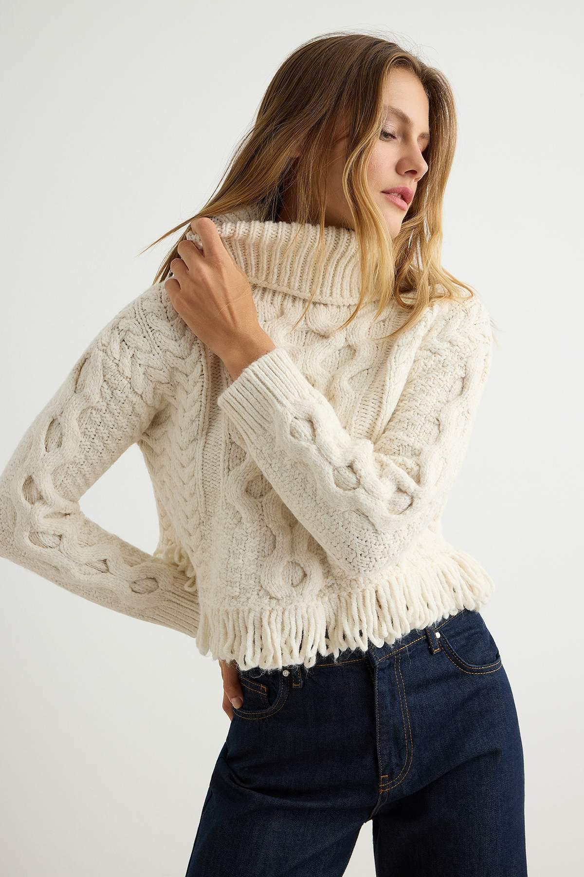 TRENDYOLMİLLA Damen Ecru Zopfmuster Lang, Regular Fit Pullover