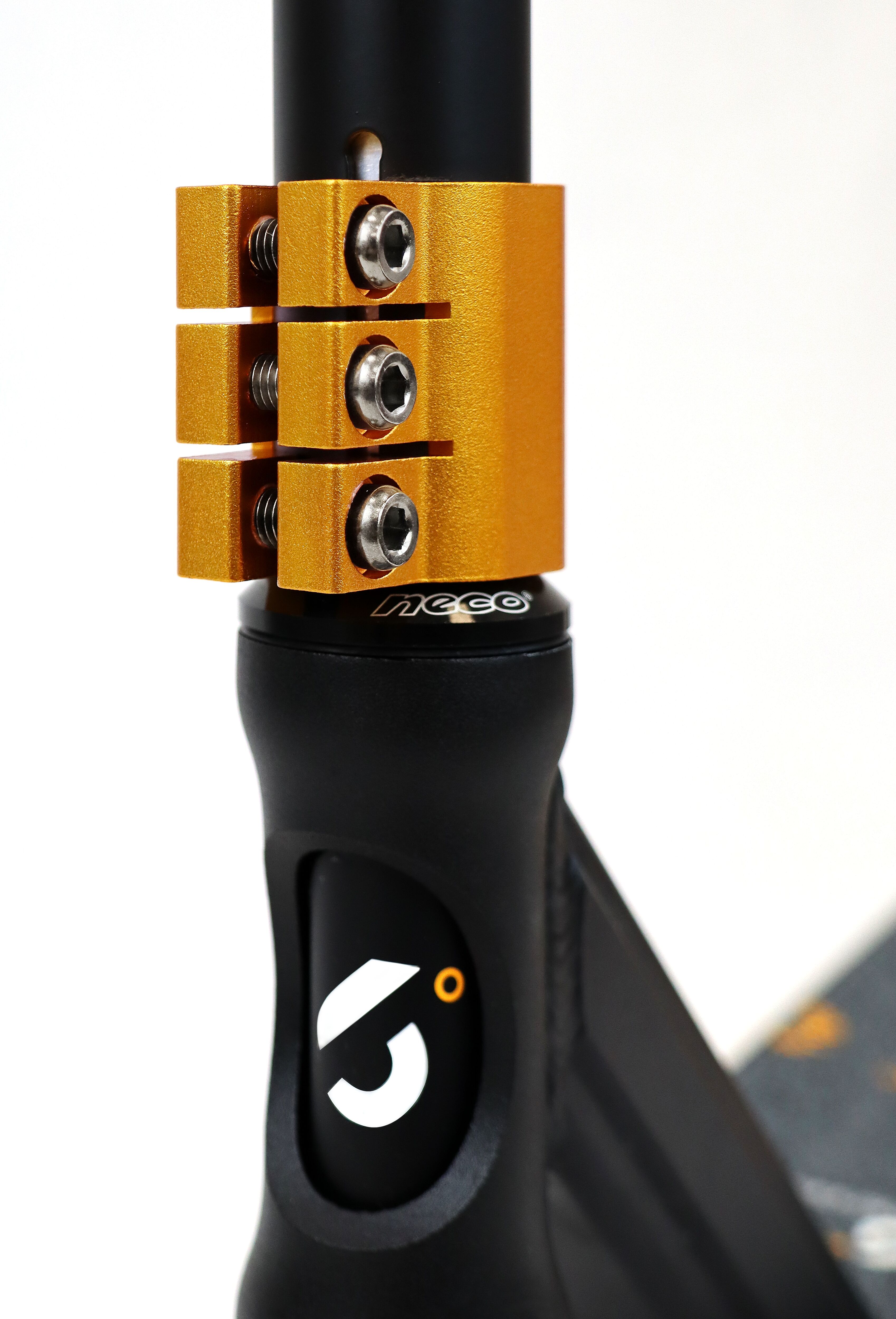 Stuntscooter SIX DEGREES "Stuntscooter 100 mm", schwarz (kupferbraun), RollerB:51cm L:66cm, Stuntscooter, B:51cm L:66cm