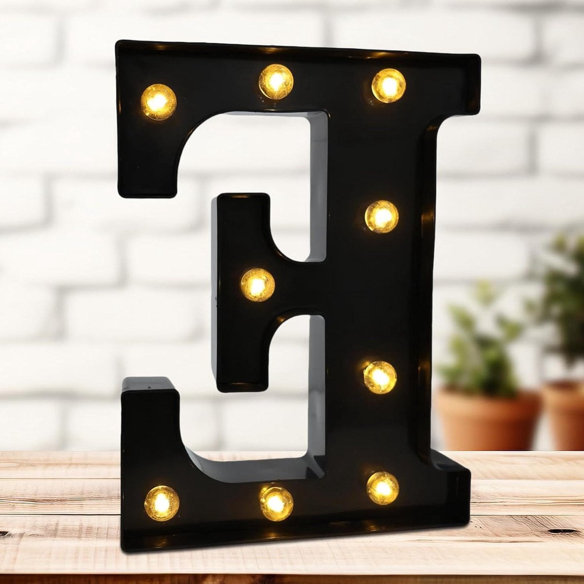 LED Letter E Lichtgevende Decoratieve Letter Zwart - Hoogte: 21,79 cm