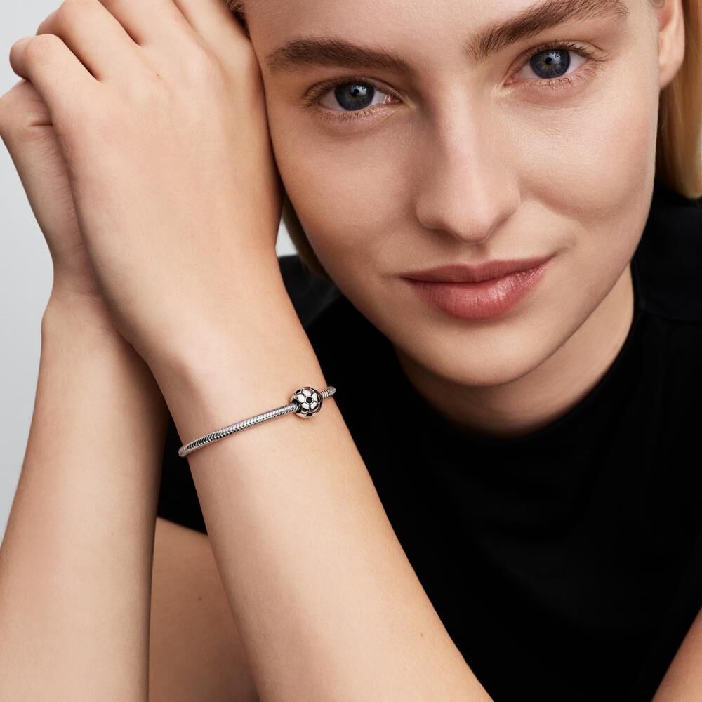 Pandora Runder Fußball Slide-Charm Moments, Sterlingsilber silber