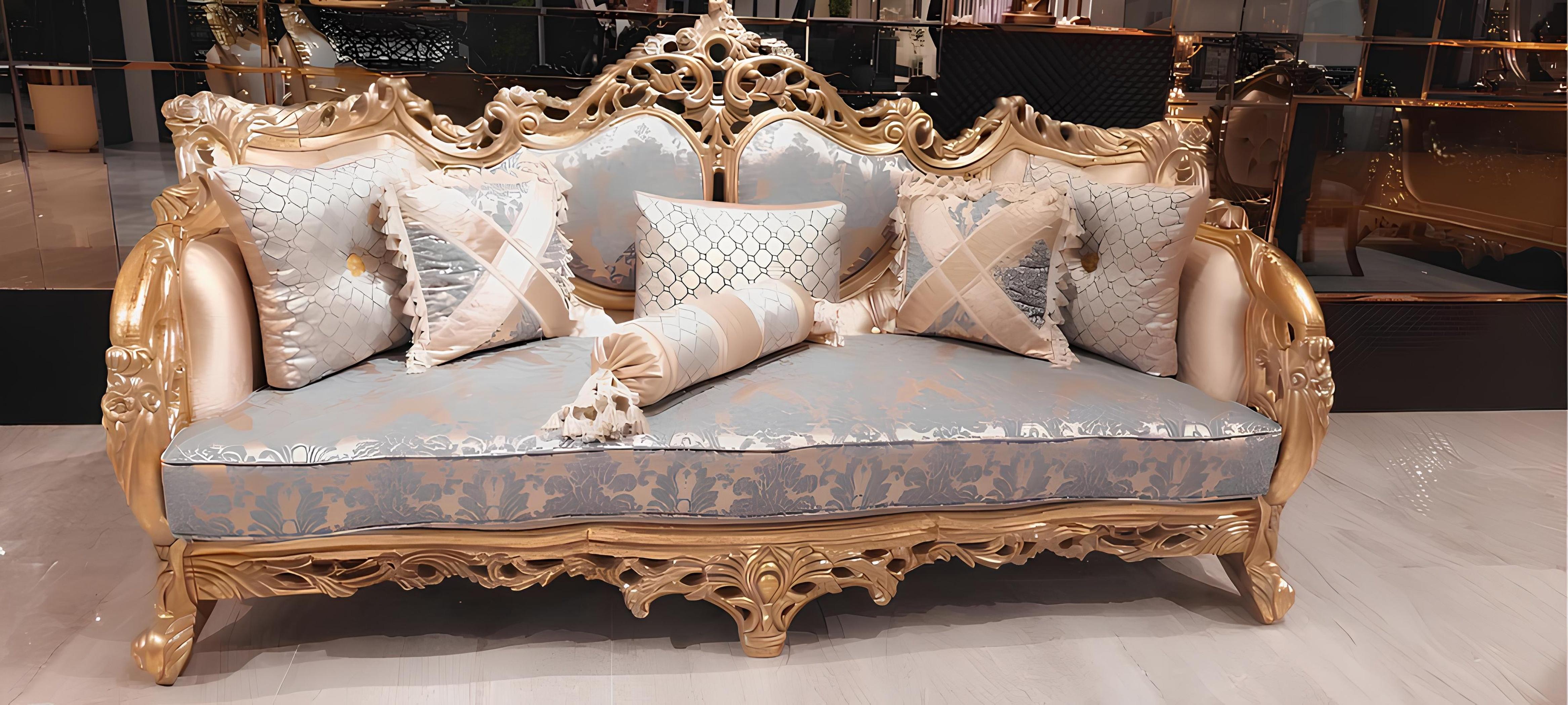 Klassische Dreisitzer Barock Couch Französische Möbel Einrichtung 3er