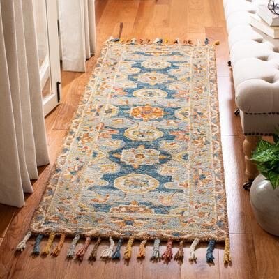 SAFAVIEH Handmade Aspen Libbie Boho Tassel Wool Rug