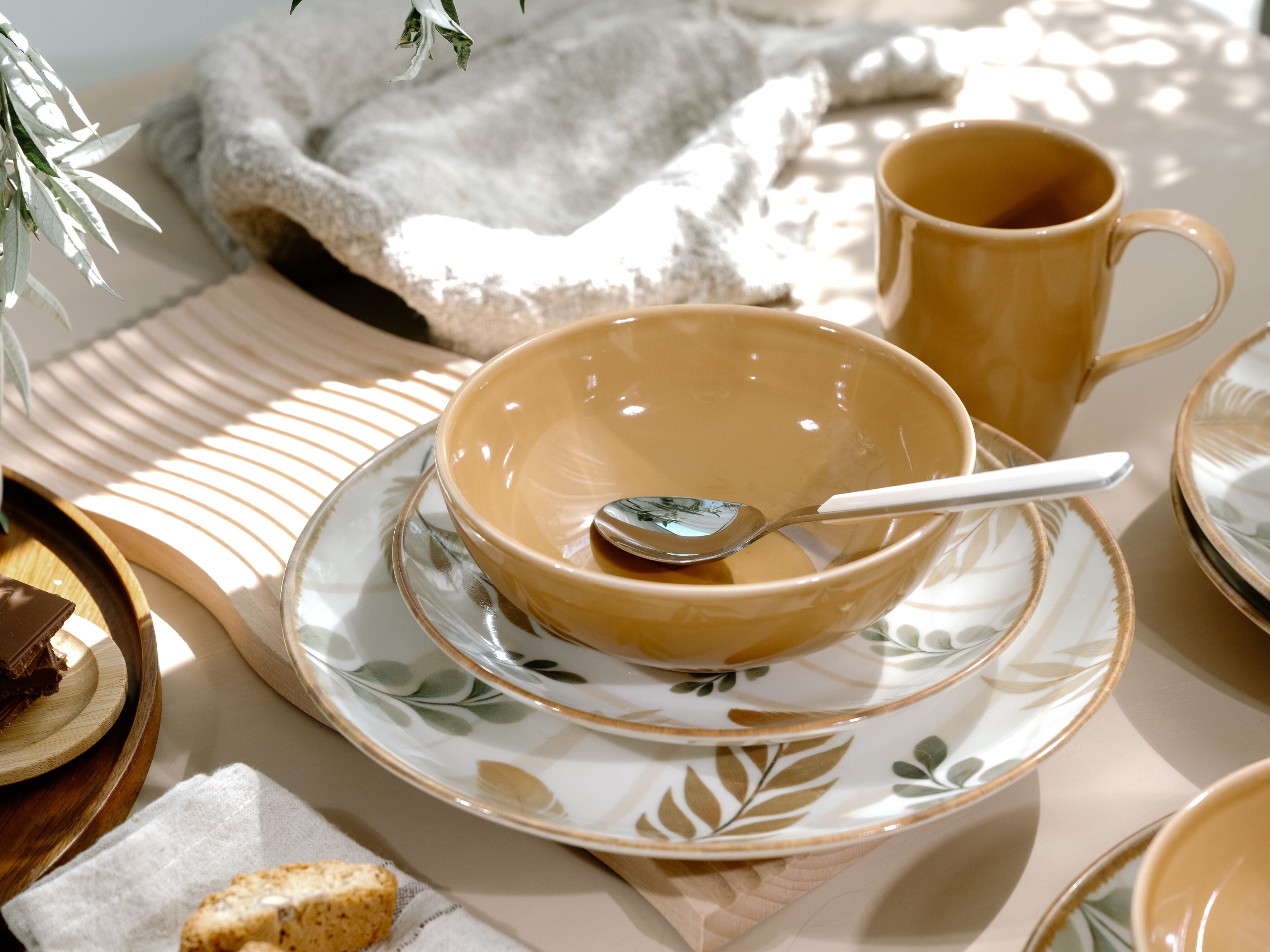 Kombiservice CREATABLE "Blätter, Geschirr-Set, 16-tlg.", terra, 16, Steinzeug, Geschirr-Sets, Kombiservice, Robustes Steingut, cremefarbener Scherben