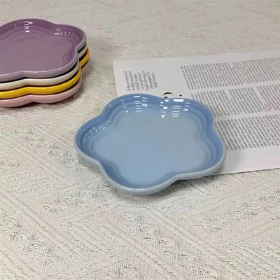 Daily Discovery Elegant Flower Raised Ceramic Cat Bowl For Comfortable Healthy Feeding crystal Blue