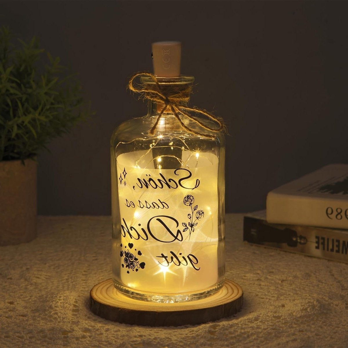 Decoratieve LED-fleslamp met persoonlijke tekst en bamboe voet, transparant