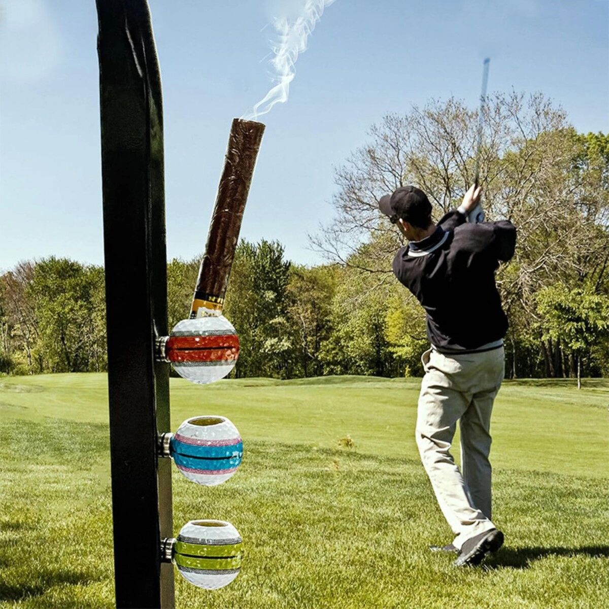 INF Golfball-Zigarrenhalter mit integriertem Magneten und realistischer Dimples-Struktur Rot