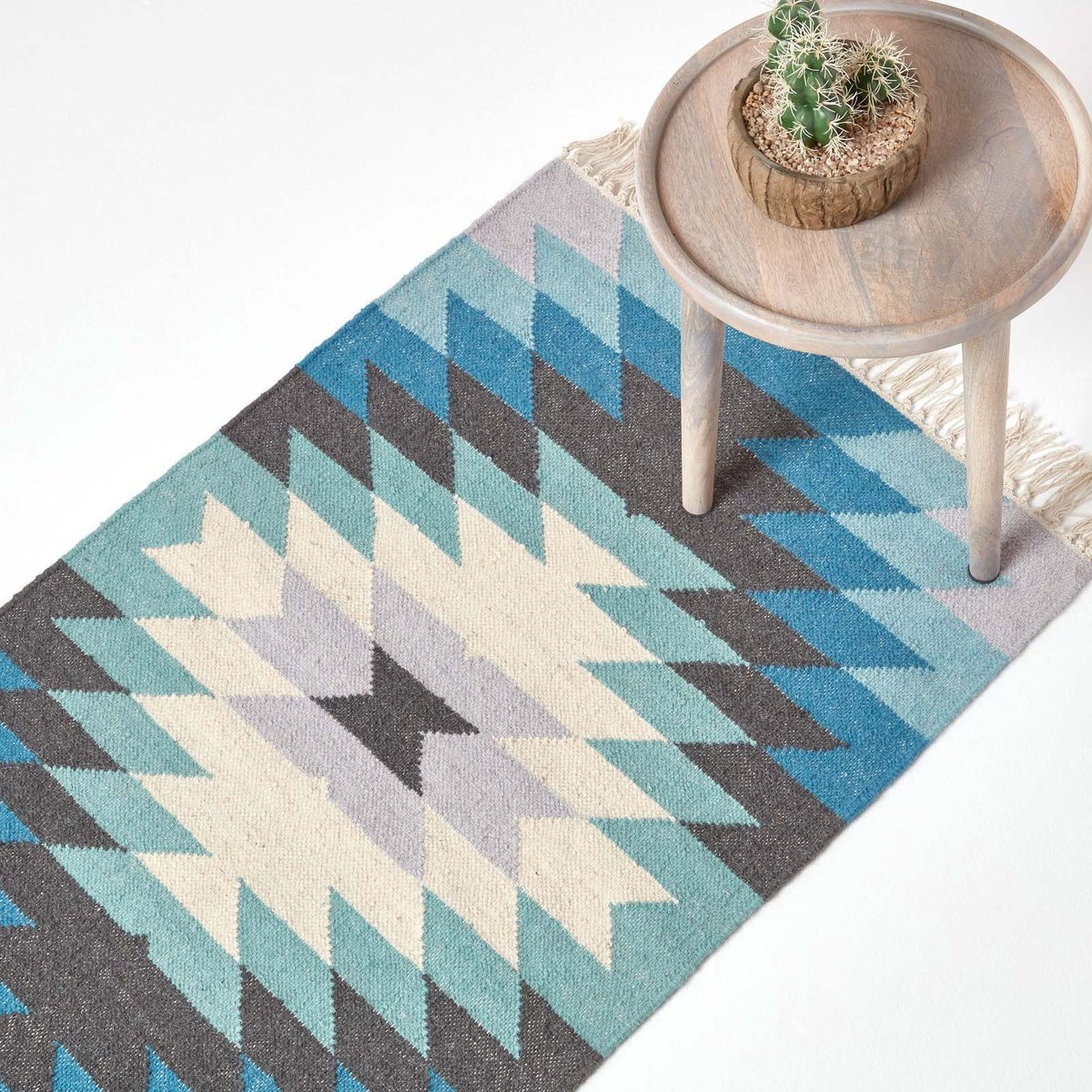 Homescapes Helsinki Kelimkleed met blauw geometrisch patroon, handgeweven van wol en katoen, 66 x 200 cm