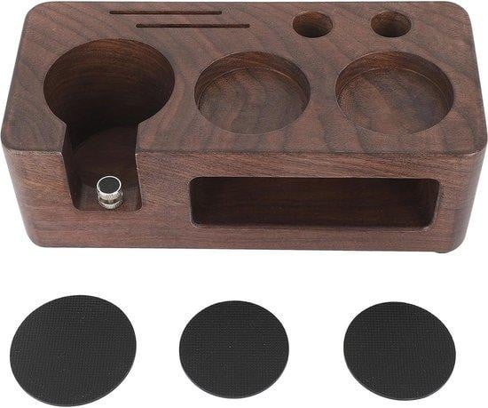 Houten koffie-tamper station voor espresso in het bruin