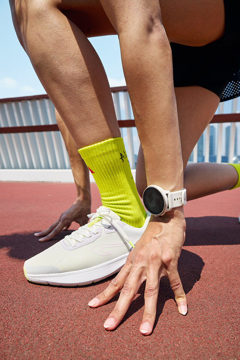 Suunto Run Frost Gray med silikonarmband