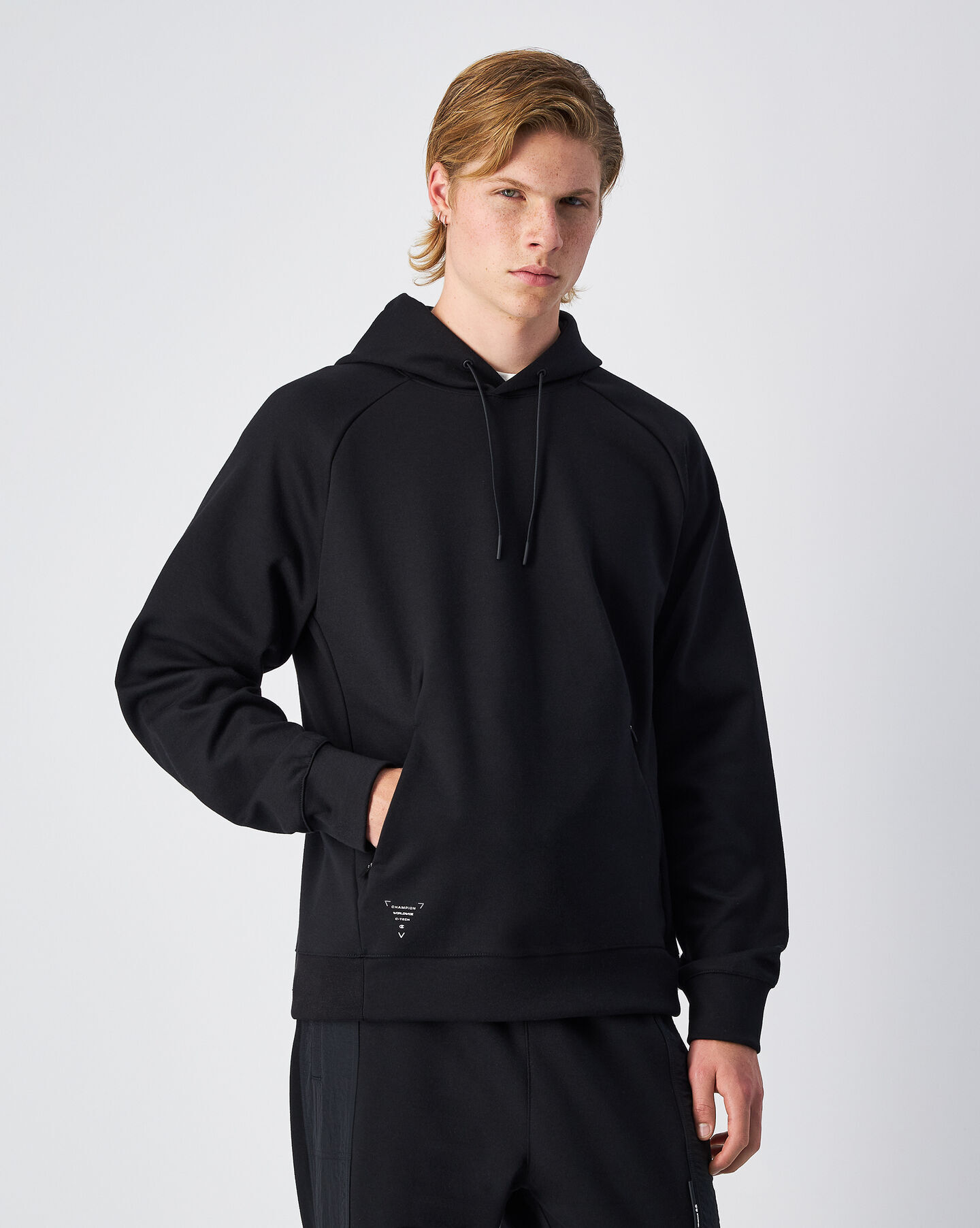Kapuzensweatshirt CHAMPION, Herren, Gr. S (44/46), schwarz (nbk), Obermaterial: 69% Polyester, 26% Baumwolle, 5% sonstige Fasern, Sweatshirts Kapuzensweatshirt, sportlicher Kapuzensweatshirt-Stil, mit Kapuze nbk S (44/46)