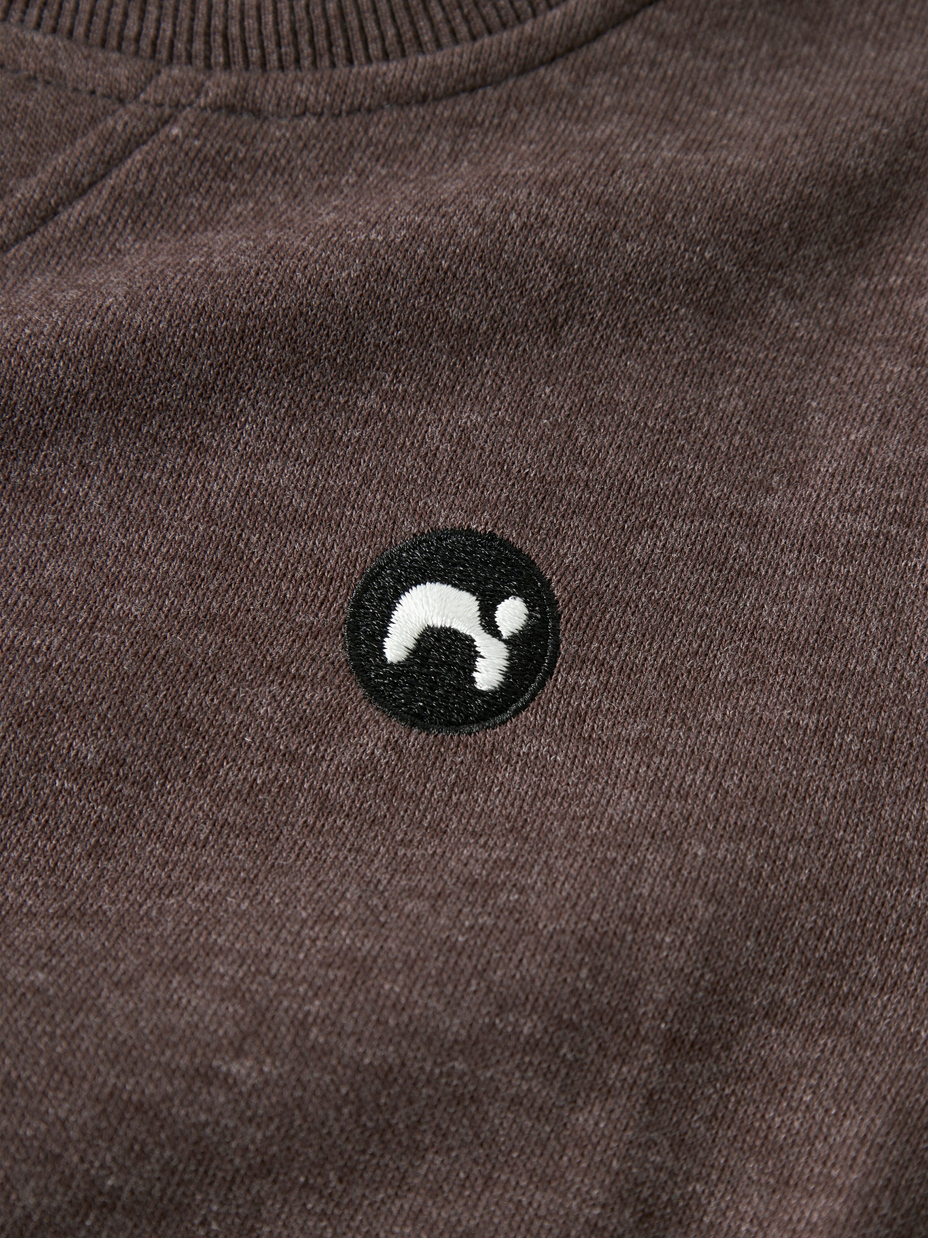 Sweatshirt NAME IT "NMMVIMO LS SWEAT BRU NOOS", Jungen, Gr. 80, french roast, angeraute Sweatware, Obermaterial: 60% Baumwolle, 40% Polyester, bestickt, unifarben, regular fit hüftlang, Rundhals, Rippbündchen, Sweatshirts Sweatshirt french roast 80