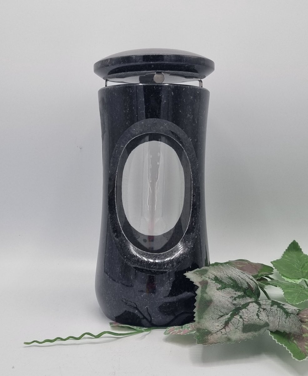 Lantaren LRS Grafkaars met Graniet en RVS sluiting in Zweeds Zwart en inclusief Led