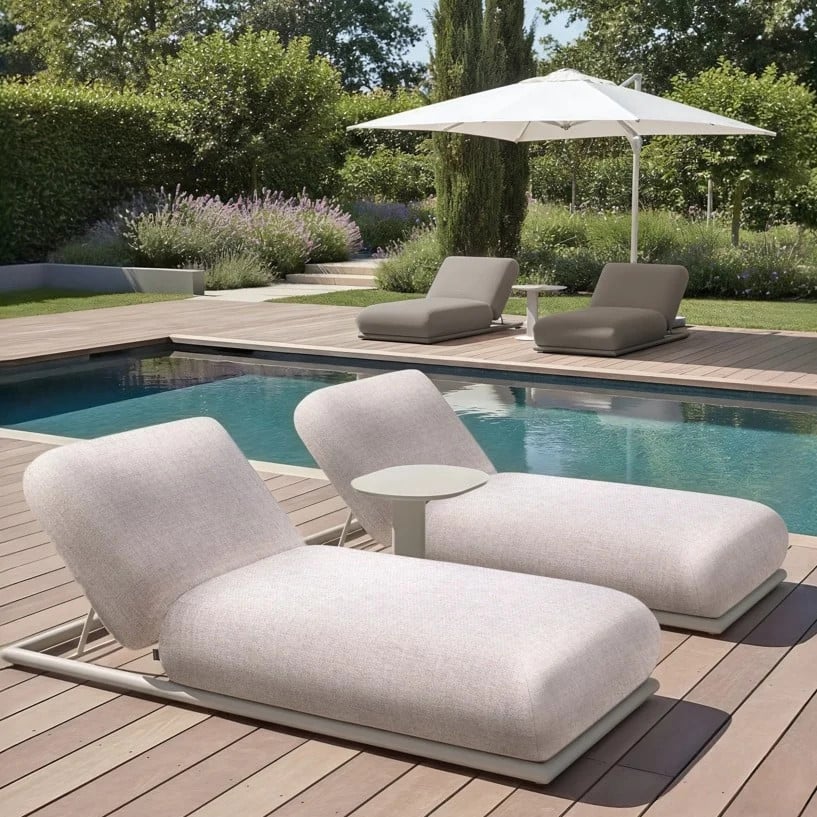 Richmond Interiors Sullivan Outdoor Daybed beige alpine met aluminium frame
