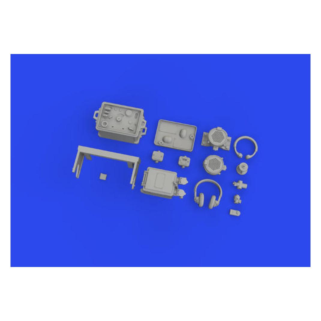 Eduard Sd.Kfz. 251/1 Ausf. C radio equipment dark yellow PRINT 1/35 ACADEMY (635035)