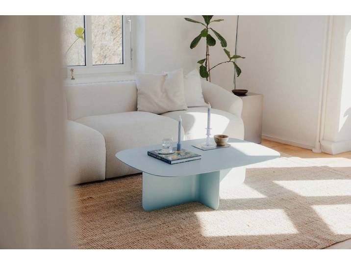 Couchtisch Livia – Japandi Design aus pulverbeschichtetem Blech - Blauberry Soda - Luxusbetten24