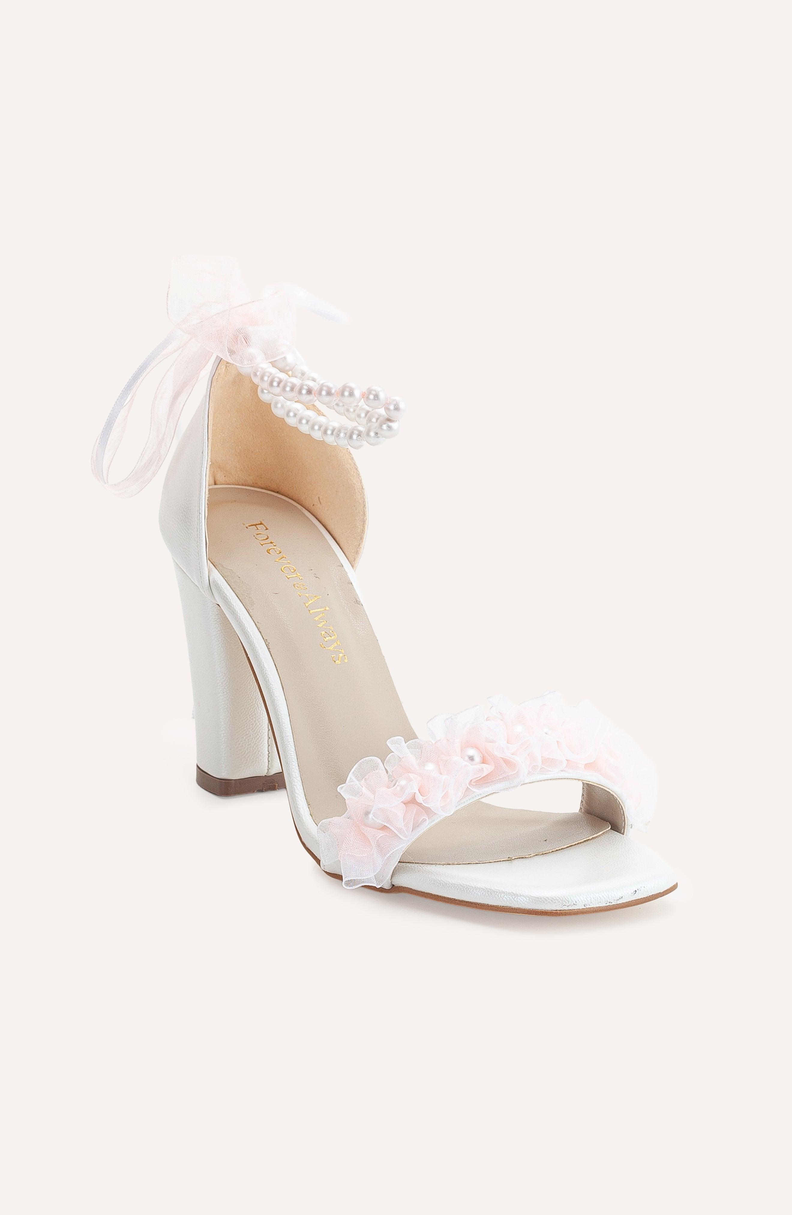 Elsa Lace Bridal Sandalen with Pearls