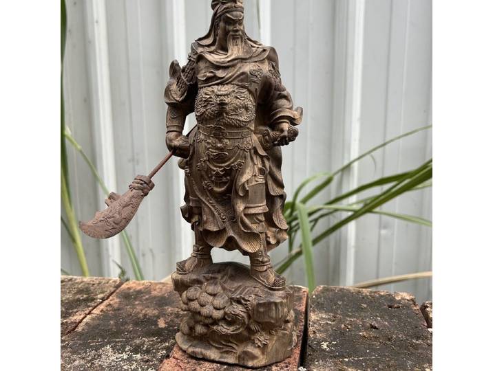 Statue de Kynam Agarwood General Guan Gong vieilli de bon augure - Sculpture en bois massif entier pour le bureau et la maison, bénédiction Feng Shui