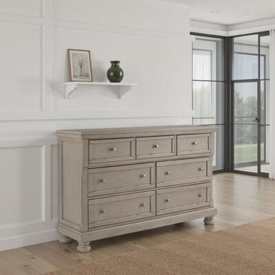 Benjara Ryno Wide Dresser, 7 Drawers, Pull Out Tray, Silver Round Knobs, Gray