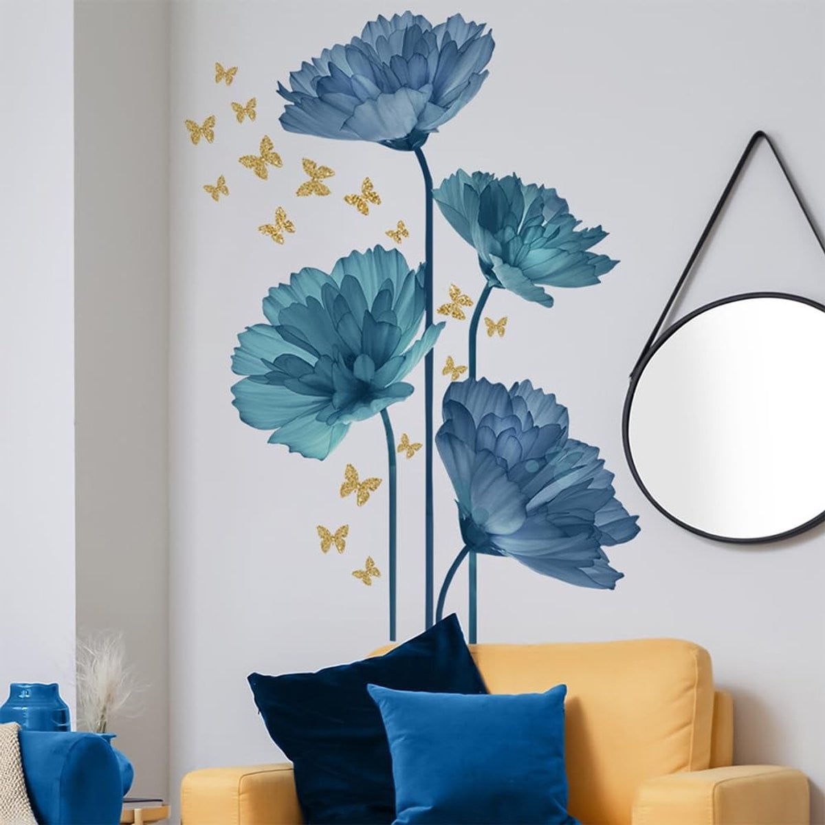 Dailygoods Muursticker Bloemen met Gouden Vlinders - Wanddecoratie voor Woonkamer, Slaapkamer of Badkamer - Hoogwaardig PVC